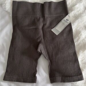 Ribbed Woman’s Shorts - Olive